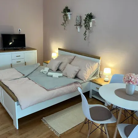 Apart Otel Negy Evszak Vendeghaz 3*