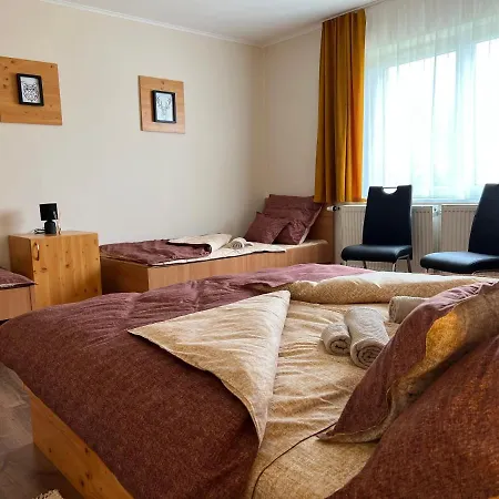 Negy Evszak Vendeghaz Apart Otel