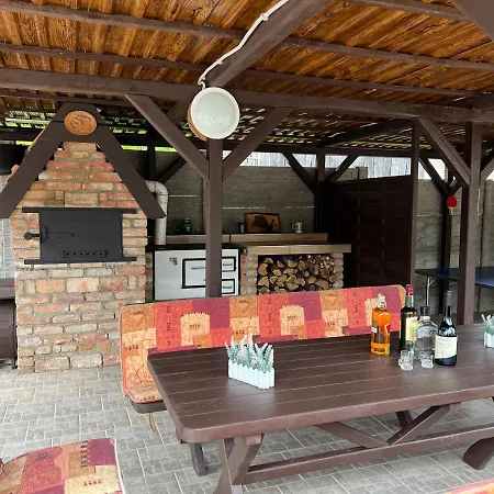 Apart Otel Negy Evszak Vendeghaz