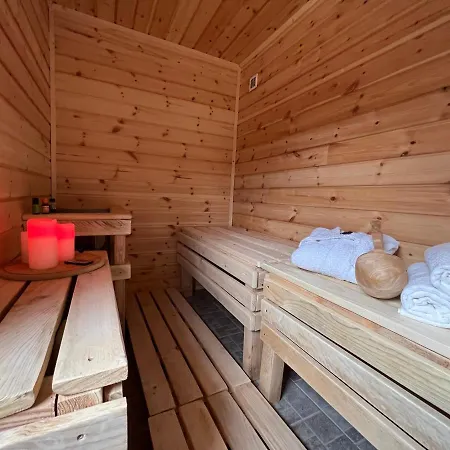 Negy Evszak Vendeghaz Apart Otel 3*