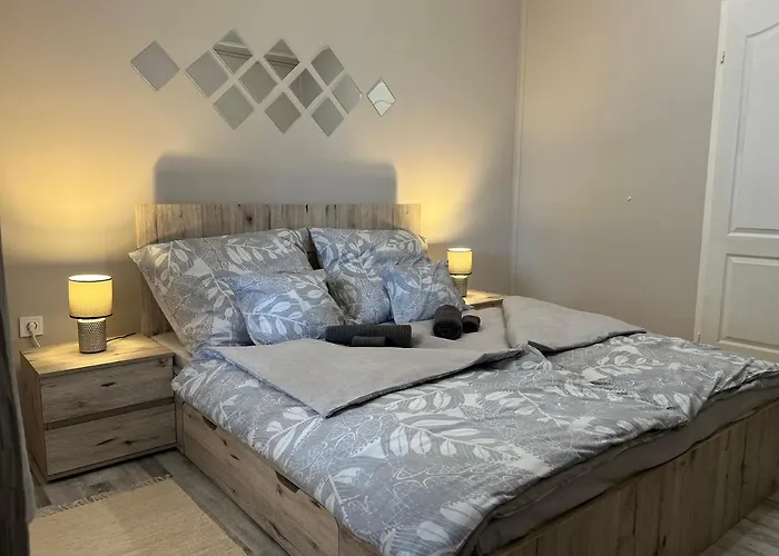 شقة فندقية Negy Evszak Vendeghaz 3*