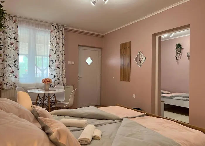 Negy Evszak Vendeghaz Aparthotel